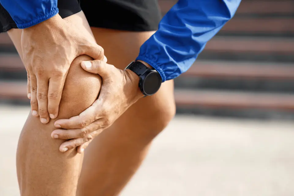 Knee Hurts When Straightened: Possible Causes and What to Do