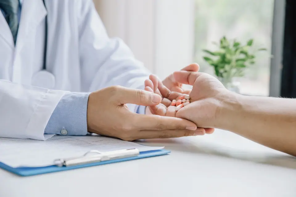 Best Medicine for Flu: What Doctors Recommend