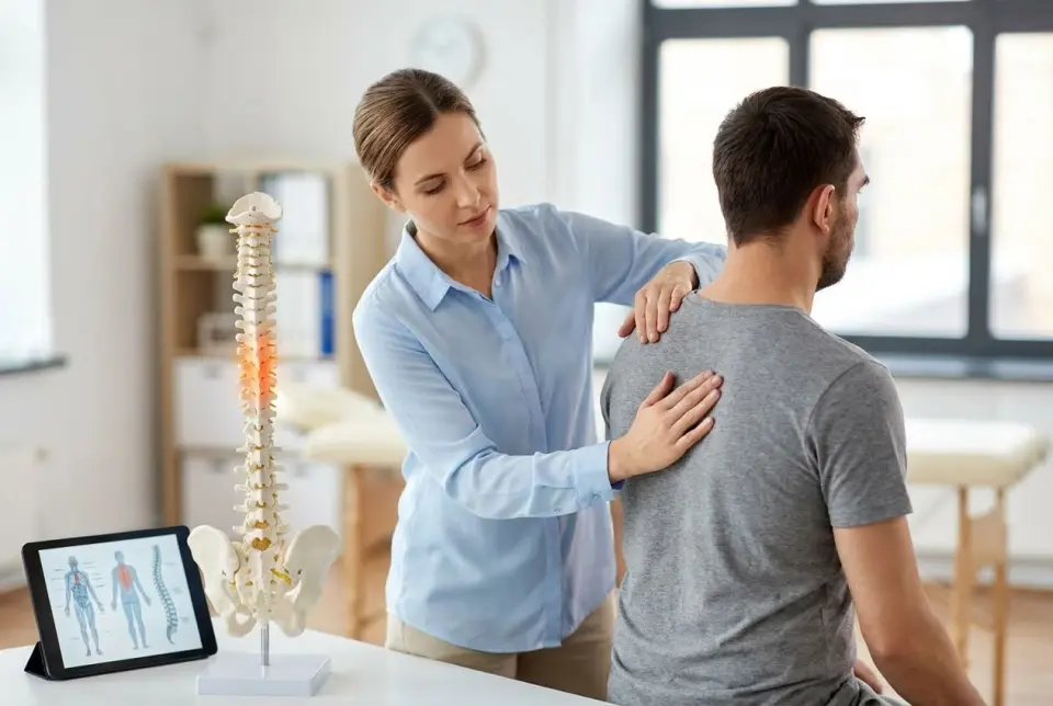 Thoracic Back Pain: What’s Behind Pain in the Mid-Back