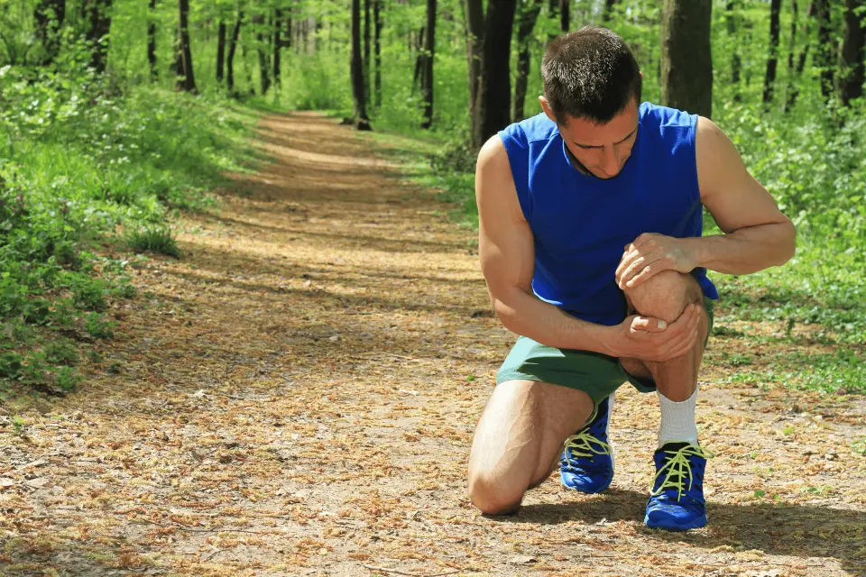 Knees Hurt After Running? Here's What Your Body Is Telling You