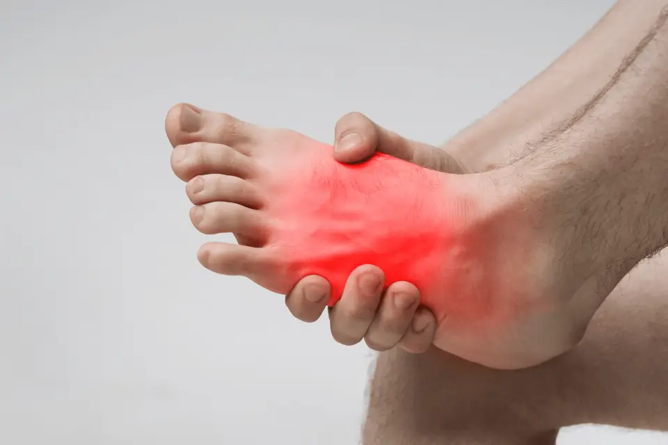 Top of Foot Pain: Stress Fracture, Tendonitis, or Something Else?