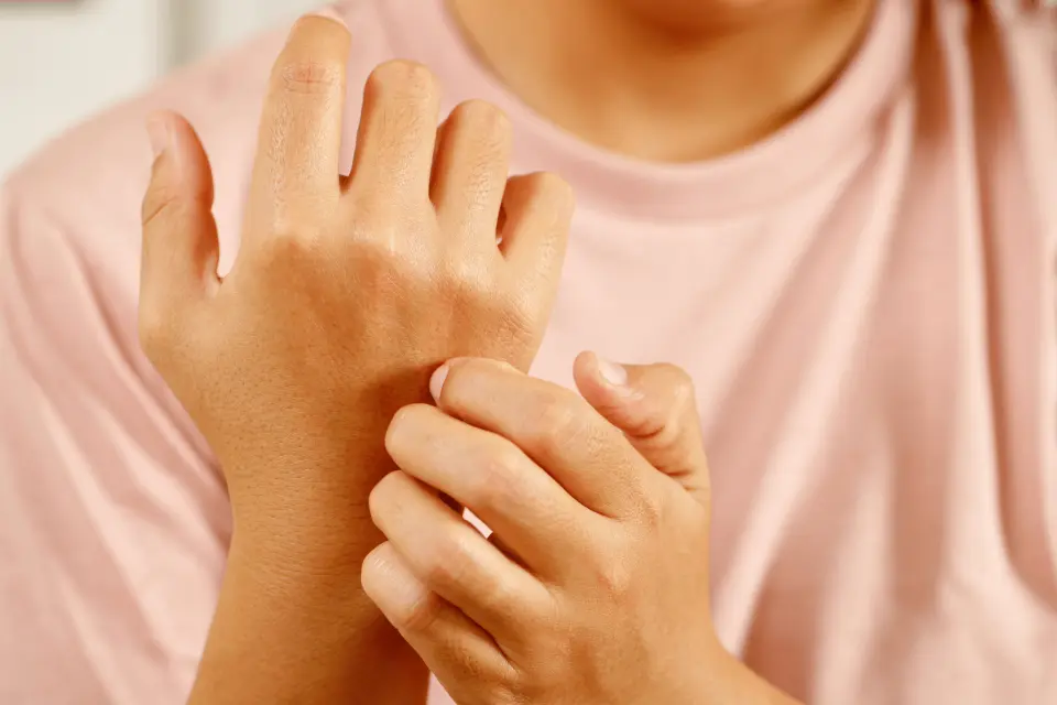 Unexplained Itching at Night: Causes and When to See a Doctor