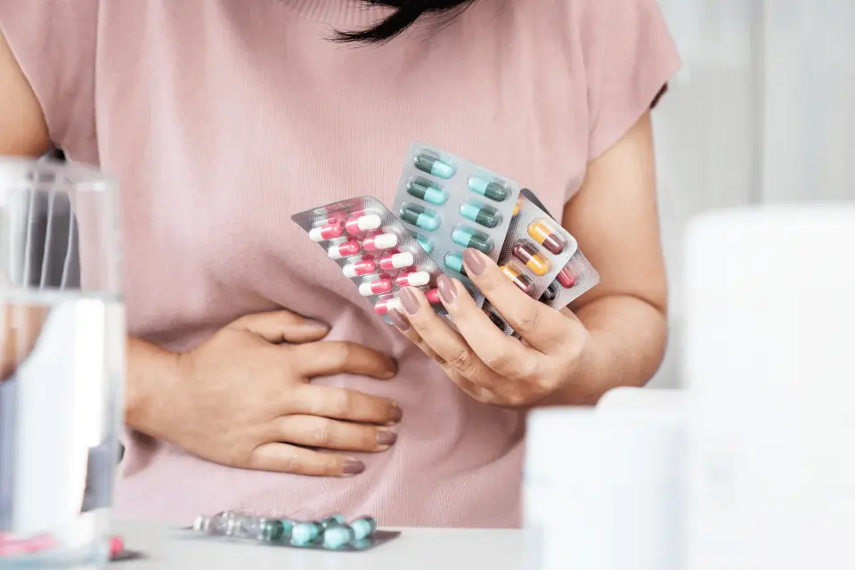6 Common and Serious Side Effects of Amoxicillin