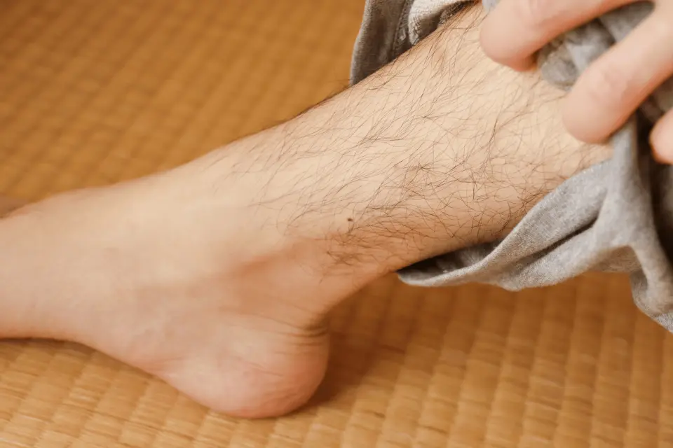 What Causes Hair Loss on the Legs?