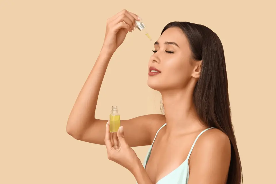 Vitamin C Serum Benefits: How It Protects Against UV and Brightens Skin