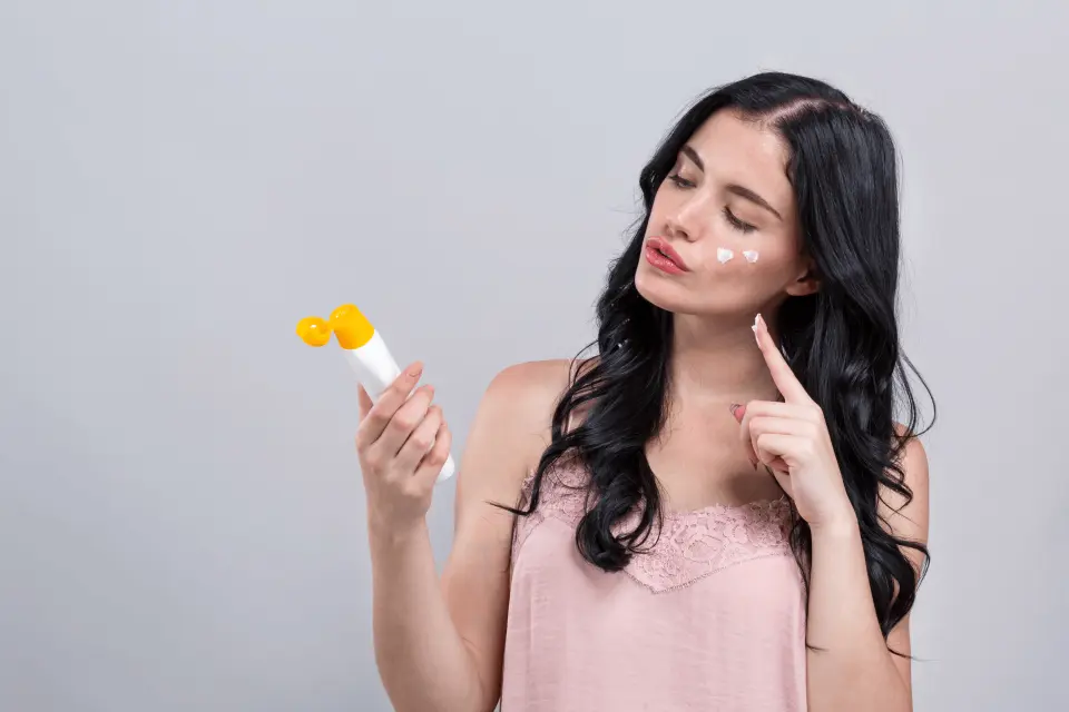 Mineral vs. Chemical Sunscreen: Which Is Better for Sensitive Skin?